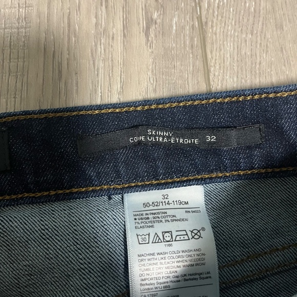 Banana Republic Women's Premium Skinny Jeans Size 32 - Picture 3 of 8